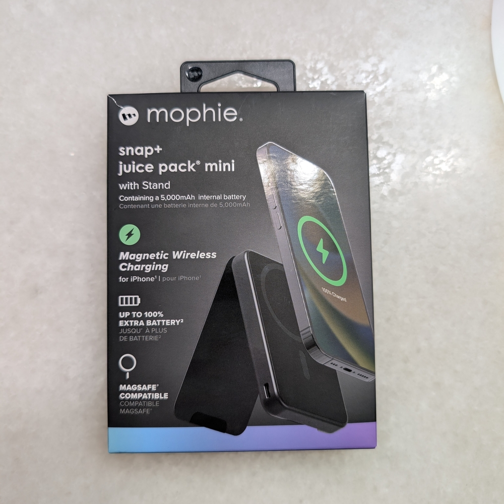 New In Box! Mophie Snap+ Juice Pack Mini with Stand